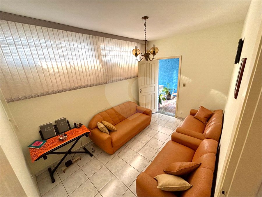 Casa 2 dormitórios Antônio Blanco