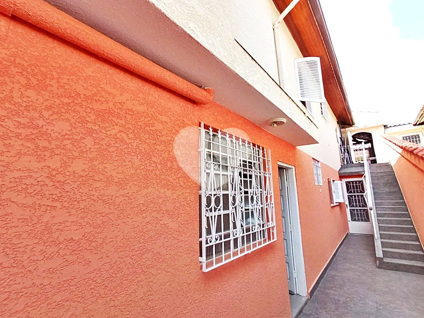 Casa Santa Teresinha | 4 Suítes | 280m² | 3 Vagas | Excelente Localização