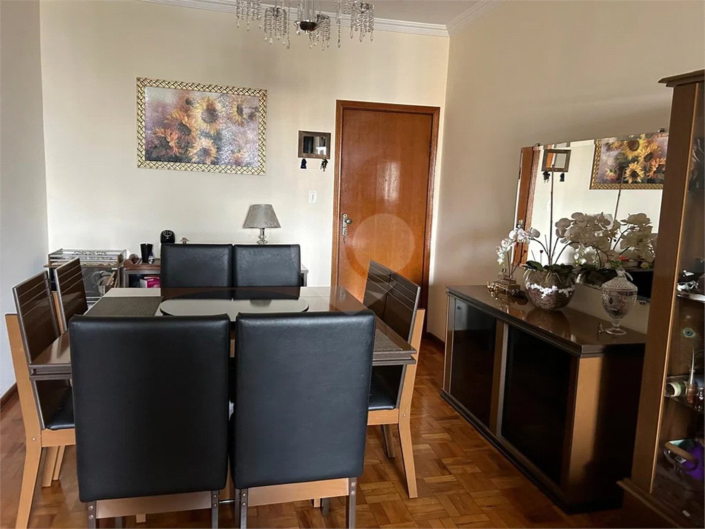 Apartamento amplo com 02 dormitórios, 01 suíte