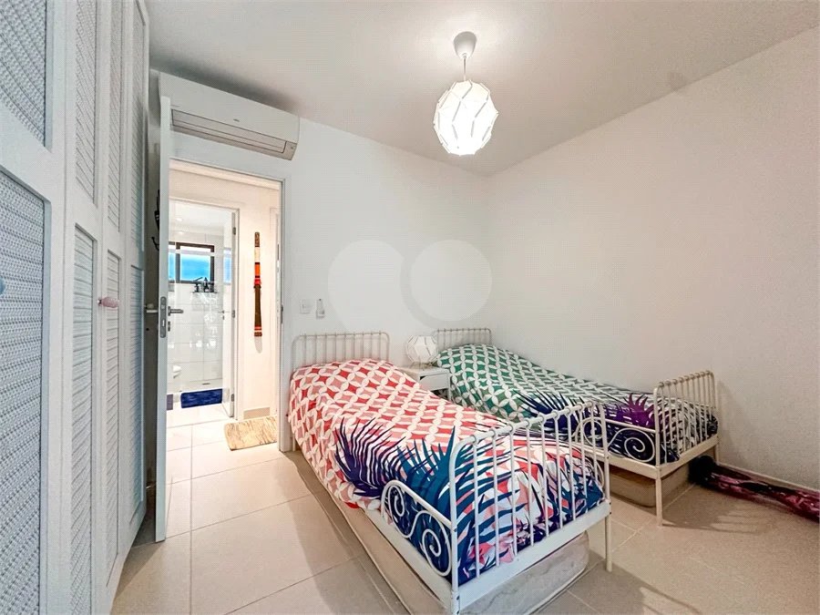 Villagio à venda com 3 quartos, sendo 1 suíte,  em Riviera de São Lourenço, Bertioga, SP