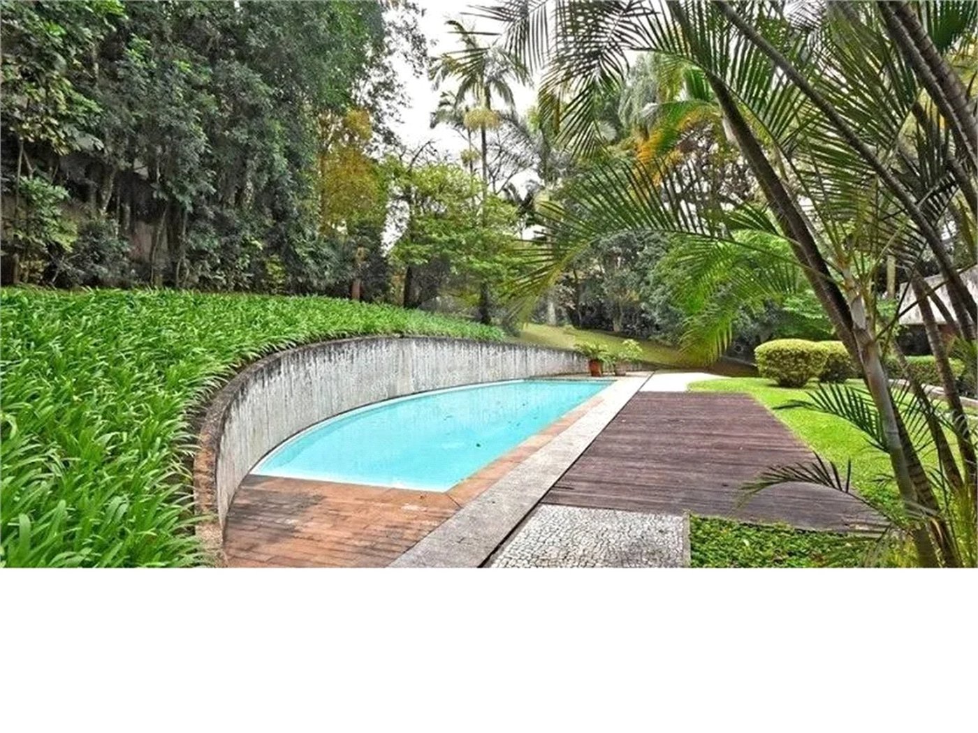 Casa com 976 m² e terreno de 3.100 m², à venda por R$ 16.000.000,00