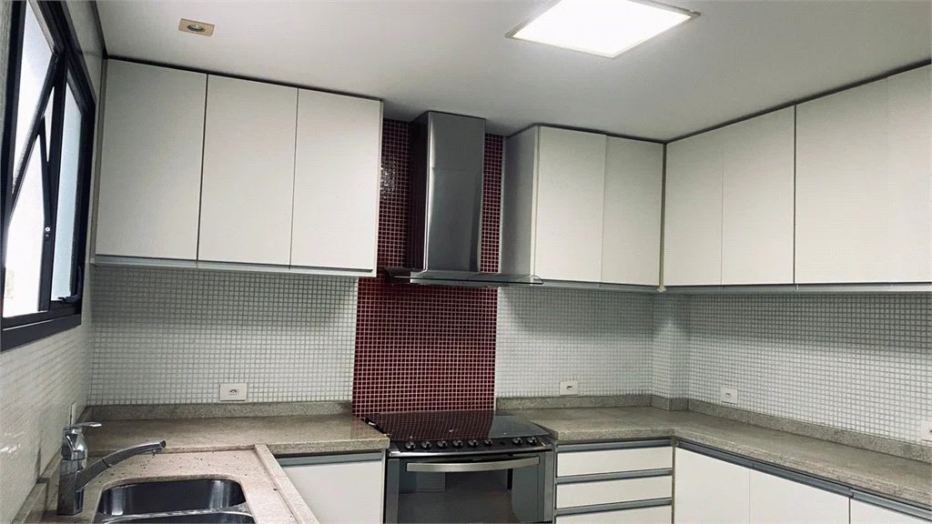 Casa à venda com 3 suítes no condomínio Vilas 2, São Paulo - SP