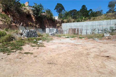 Terreno em Atibaia com 681 metros, pronto para construir, excelente localização, aceita financiamento