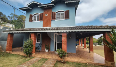 Casa à venda com 4 quartos, sendo 2 suítes,  no condomínio Cafezal VI, Itupeva - SP