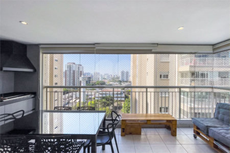 Apartamento à venda com 3 quartos, sendo 1 suíte, em Santo Amaro, São Paulo, SP