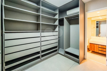 Apartamento totalmente mobiliado com ar-condicionado localizado no coração do Brooklin!!!