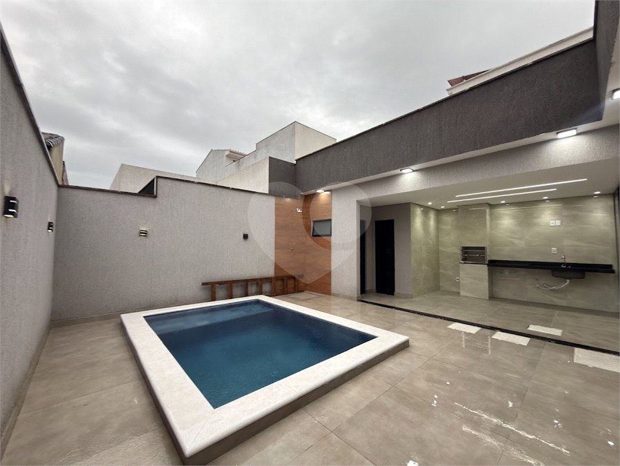 Casa Linear 3 quartos com 1 suíte, área de lazer