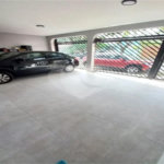 Casa de 85m2 com 3 dormitórios e 2 vagas de garagem localizado no Bosque da Saúde