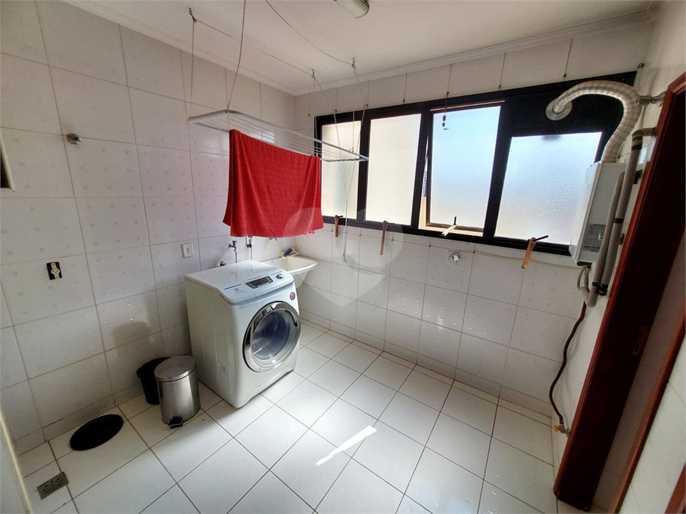 Apartamento com 3 suítes no centro de São Carlos