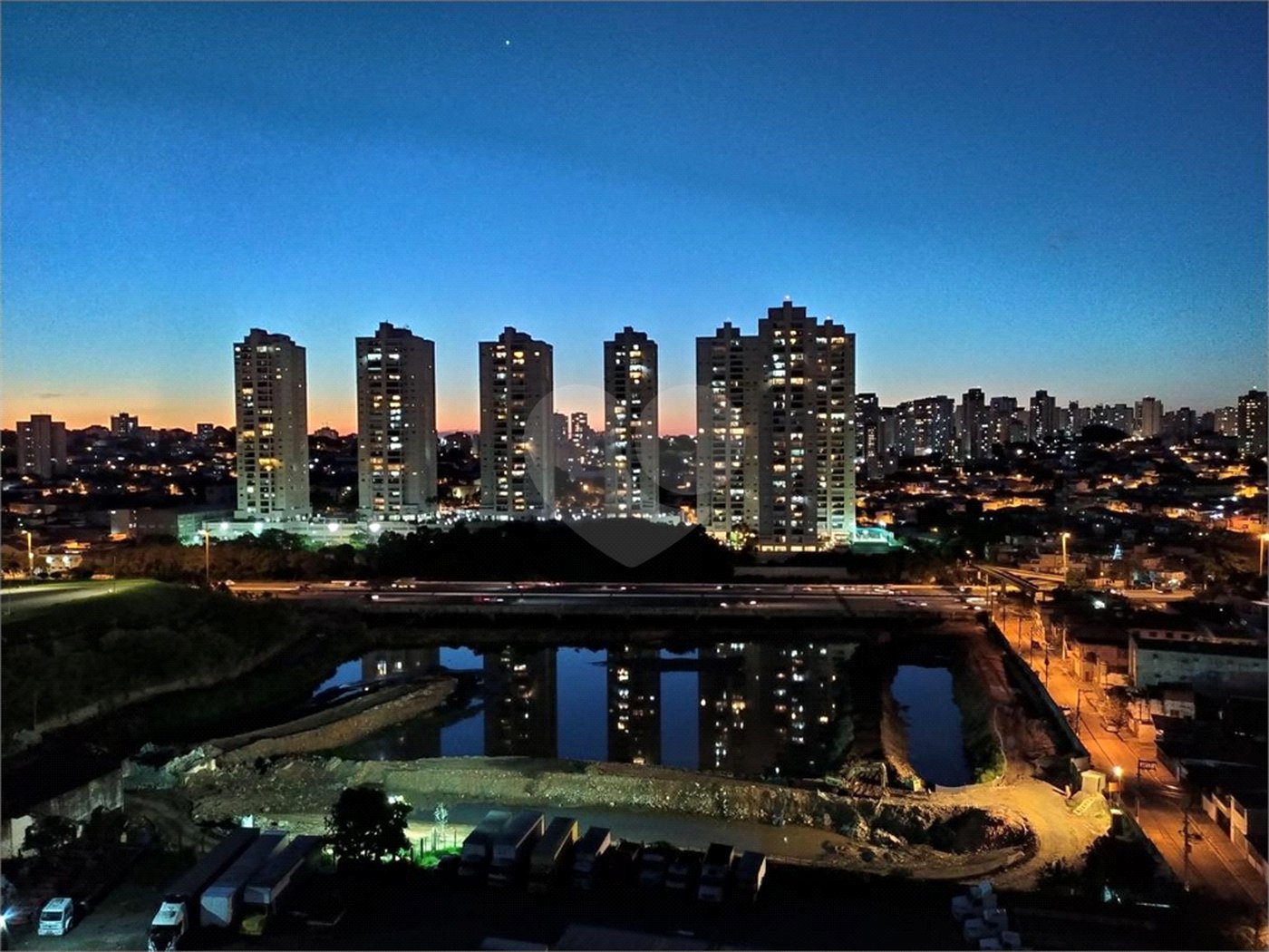 Apartamento com 2 Quartos e 1 Vaga á Venda em Saúde, 57m² -SP