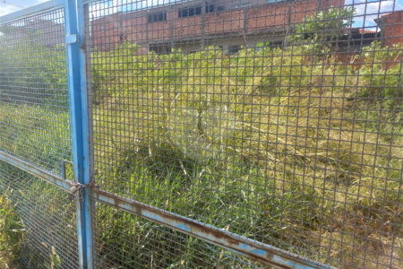 Terreno para venda contendo 300,00 m² de área total.