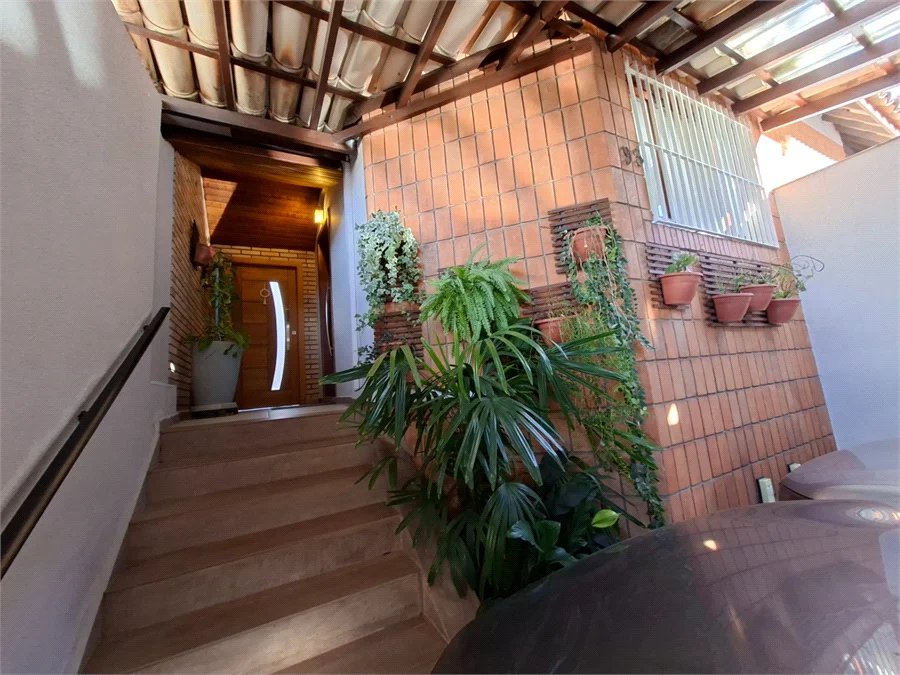 Sobrado à venda com 3 quartos, sendo 1 suíte, em Jardim Bonfiglioli, São Paulo - SP