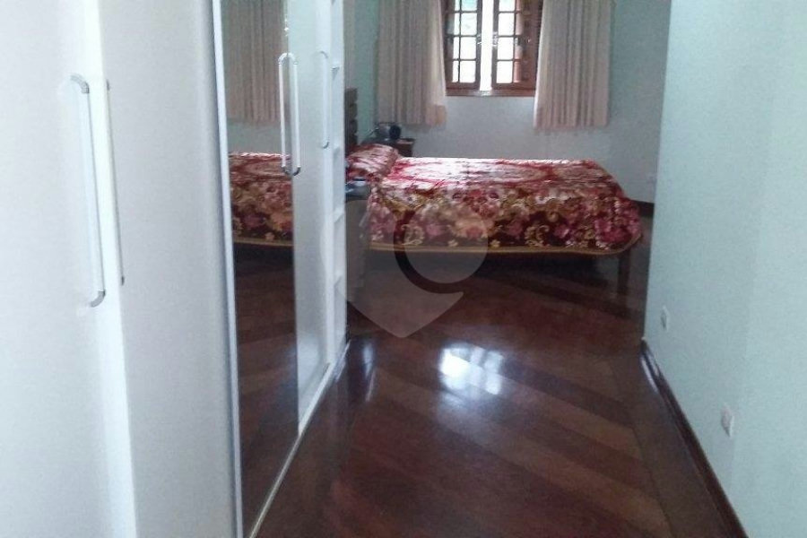 CASA TÉRREA A VENDA NO TREMEMBÉ - 4 SUÍTES E 10 VAGAS DE GARAGEM