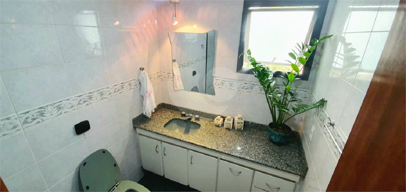 Apartamento à venda no Planalto Paulista de 147m² com 3 suítes e 3 vagas.