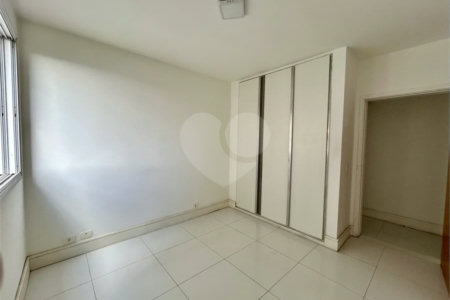 Apartamento de 105 m2, 3 dorms, 2 vagas livres em Perdizes