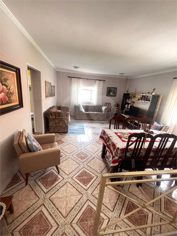 Ótima Casa à Venda – Avenida Salinas São José dos Campos