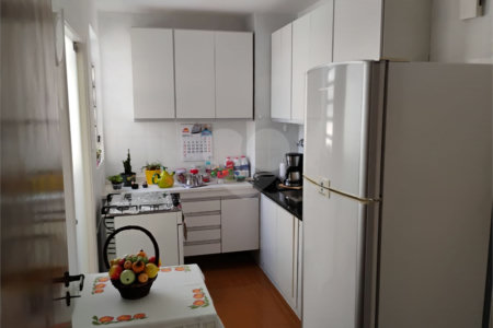 Vende-se apartamento no Jardim Aeroporto com 03 dormitórios