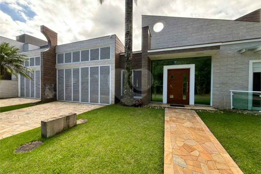 Casa à venda com 4 quartos, sendo 3 suítes,  em Morada da Praia, Bertioga, SP
