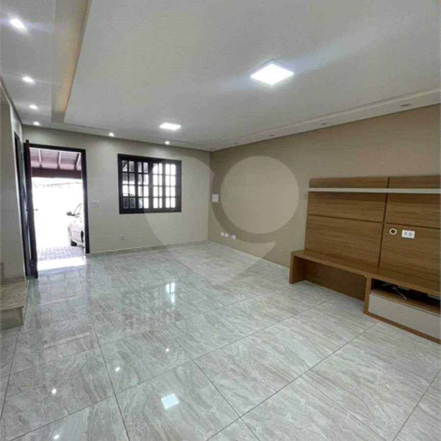 Casa para alugar com 3 quartos, sendo 1 suíte, no condomínio Florenz, Mogi das Cruzes - SP