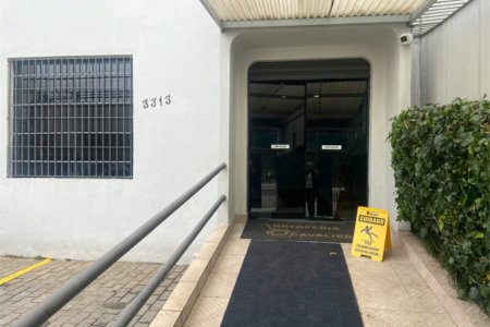 SOBRADO A VENDA PARA FINS COMERCIAIS