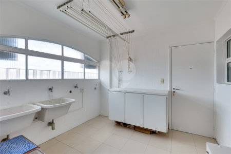 Apartamento à venda com 3 suítes em Real Parque, São Paulo, SP