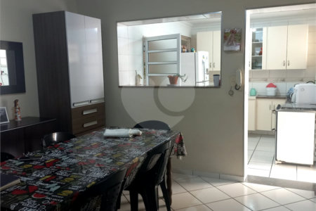 Imóvel em excelente estado de conservação localizado no Jardim Beatriz a Venda