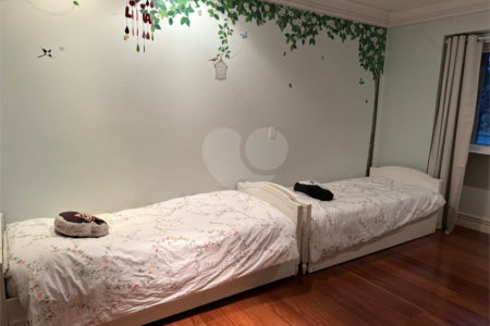 Casa à venda com 4 quartos, sendo 3 suítes, no condomínio Saint James Special Houses, São Paulo - SP