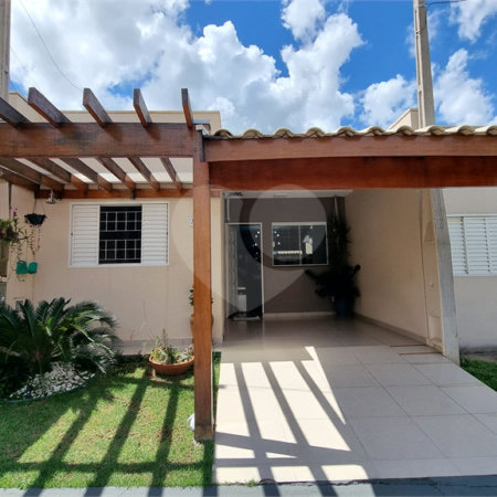 Casa no Condomínio Flamboyant II a venda .