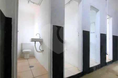 Galpão com 500m² , 2 vagas , 2 banheiros , à venda no Parque das Nações em Santo André