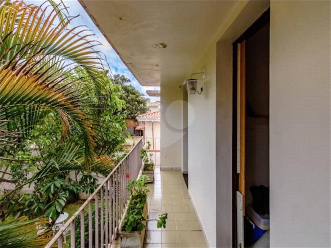 Casa para locação no Jardim da Saúde – São Paulo Imóvel amplo e elegante, com 360 m² de área construída em terreno de 400 m²