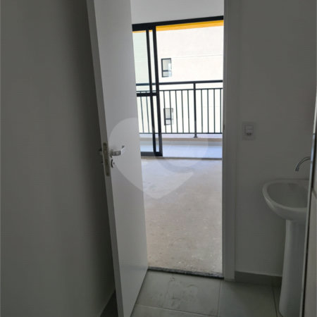 Apartamento à venda na Bela Vista de 24m2 com 1 dormitórios e sem vagas.Estuda Permuta.