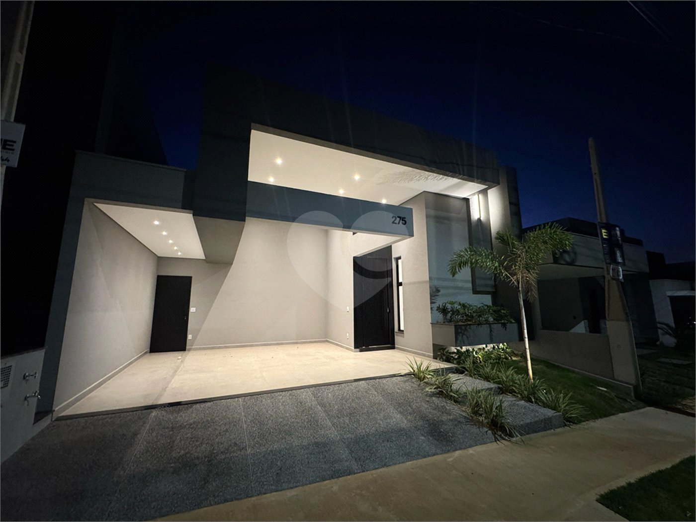 CASA A VENDA COM 3 DORMITÓRIOS, SENDO 1 SUITE NO SESIDENCIAL VILLENEUVE