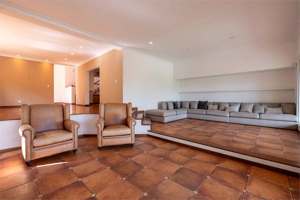 Casa à venda com 6 quartos, sendo 4 suítes,  em Morumbi, São Paulo, SP