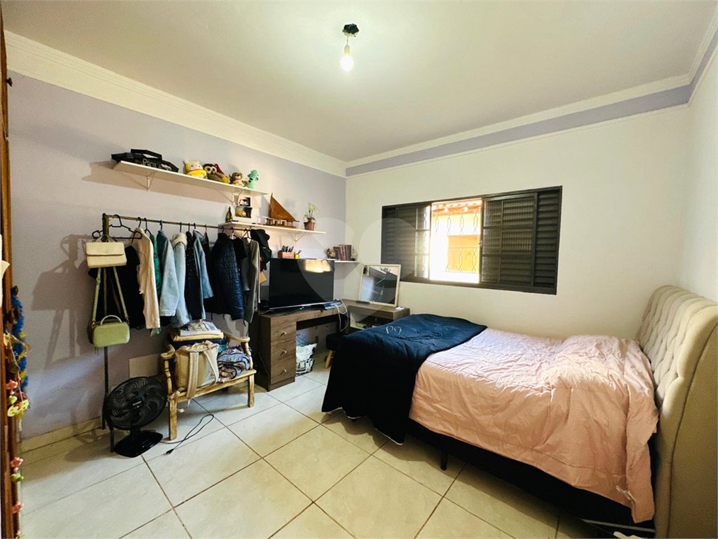Casa á venda, com 03 Dormitórios, em São Carlos.