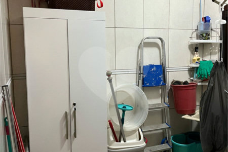 Sobrado à Venda na Cidade Líder com Quintal, Jardim e Excelente Localização