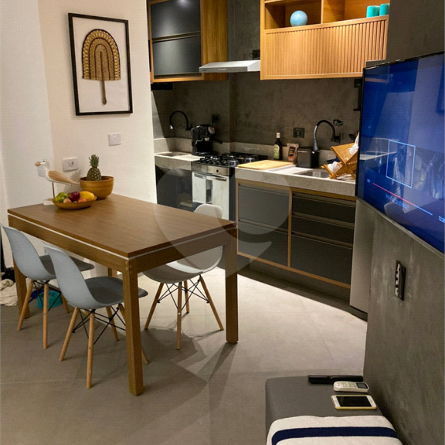 Apto com 2 dormitórios (sendo 1 suíte), lavabo, cozinha com armários embutidos - Ed. Villas San Fernando