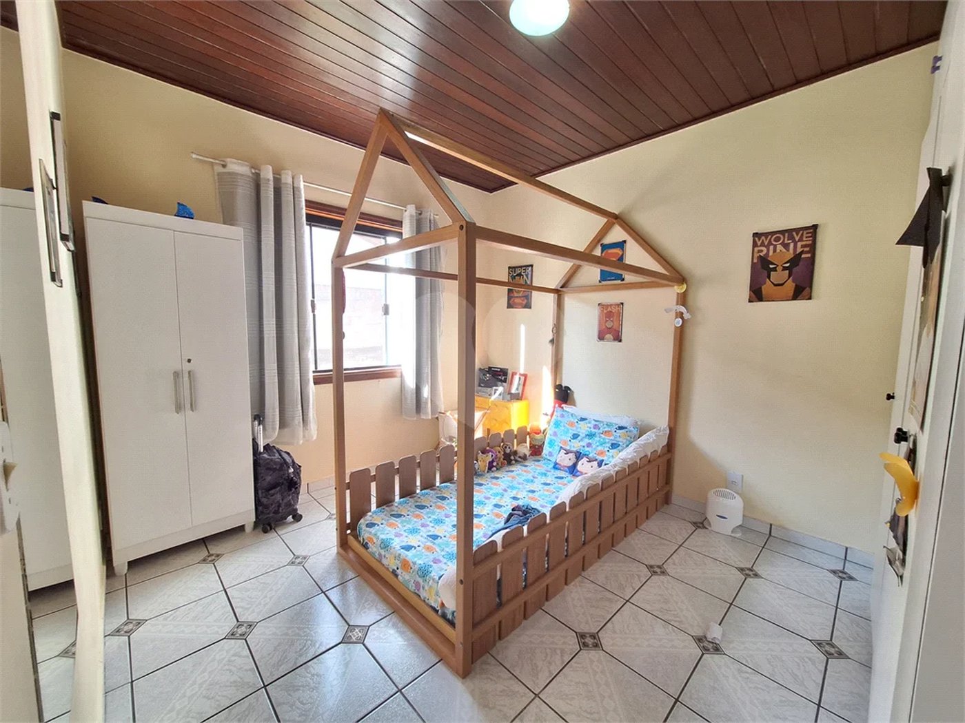 Casa para alugar com 3 quartos, sendo 1 suíte,  no condomínio Estância Marambaia, Vinhedo - SP
