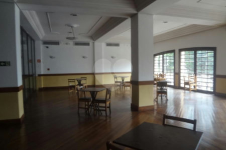 Casa comercial à venda na Rua Treze de Maio