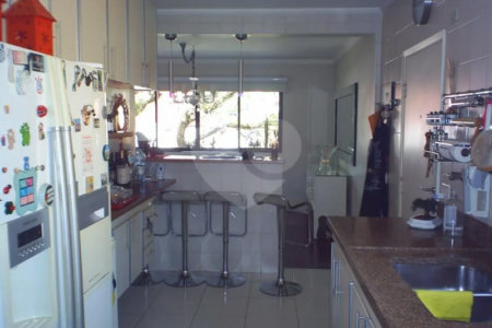 Apartamento á venda na Vila Olímpia de 156m² com 3 dormitórios, 1 suíte e 2 vagas.