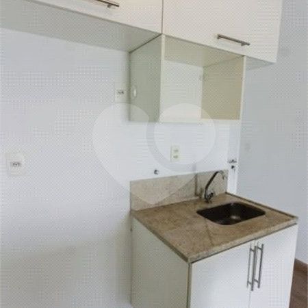 Apartamento com 66m², 2 dormitórios, 1 vaga de garagem, à venda na Barra Funda.