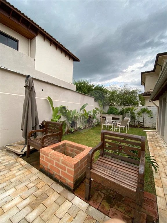 Casa à venda e locação no Condomínio Monte Alegre com 04 suítes.