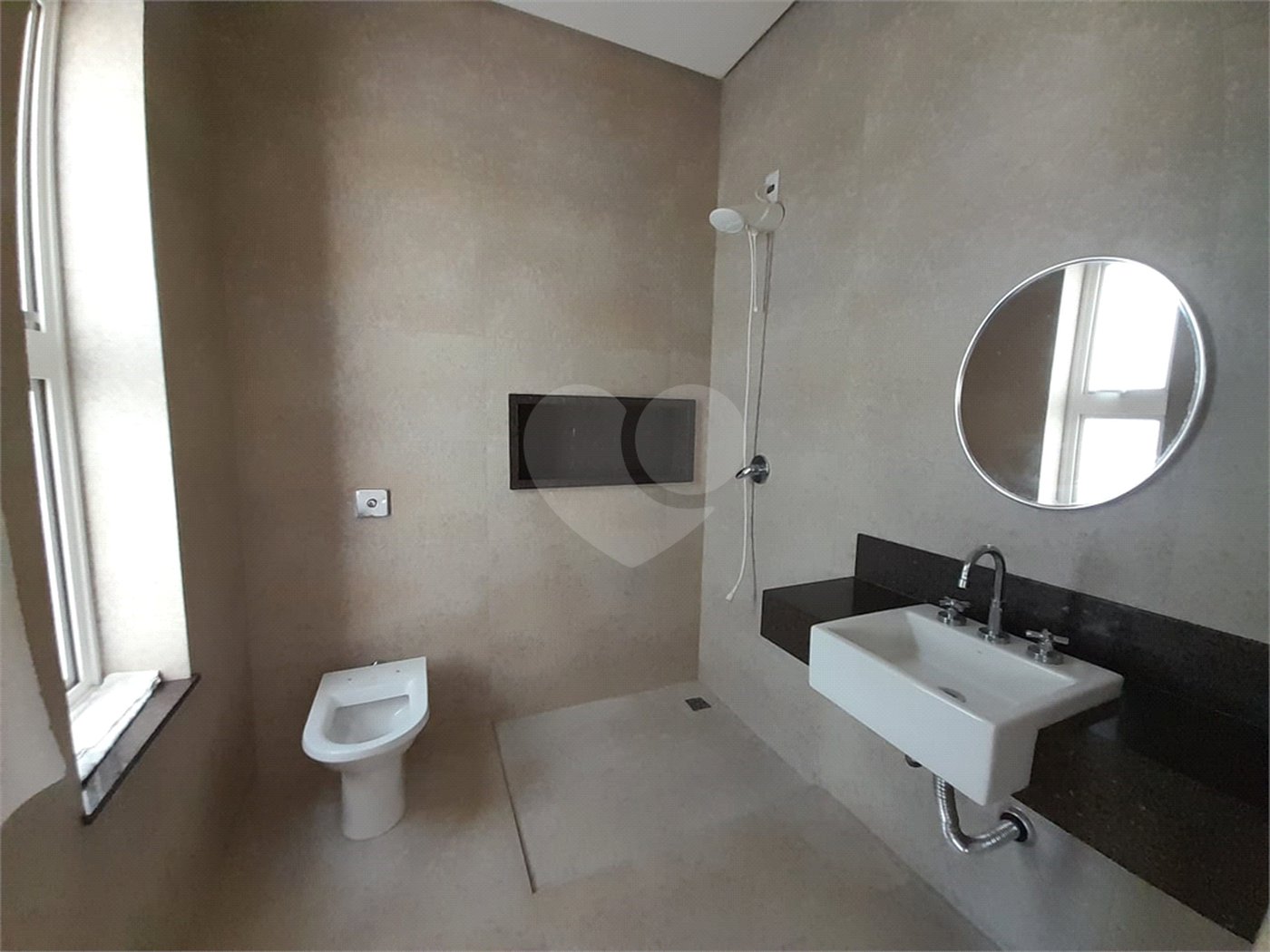 Casa à Venda no Condomínio Damha III – Elegância e Conforto para sua Família