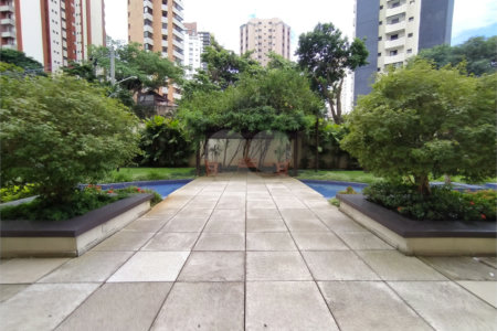 Apartamento de 145m2 com varanda gourmet 3 dormitórios e 2 vagas à venda na Chácara Klabin