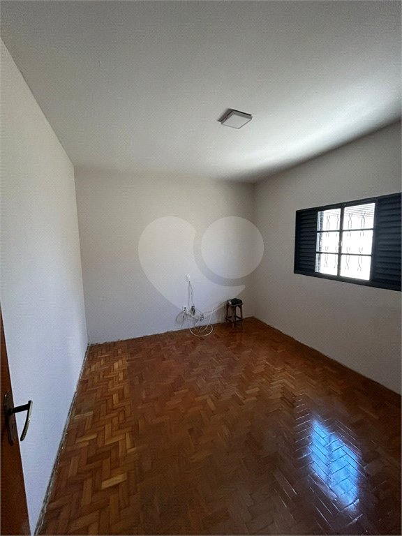 Casa à venda com 3 quartos, sendo 1 suíte, em Vila Boa Vista, São Carlos - SP