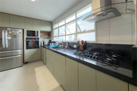 Apartamento com 205 metros no Campo Belo