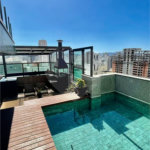 Cobertura à venda na Aclimação de 300m² com 2 vagas.