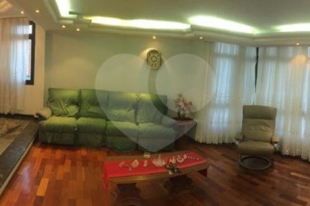 Oportunidade - Apto. 4 Suites / 4 Vagas de garagem