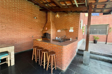 Casa com piscina disponivel para venda com 250m² - Jardim Paris / SP
