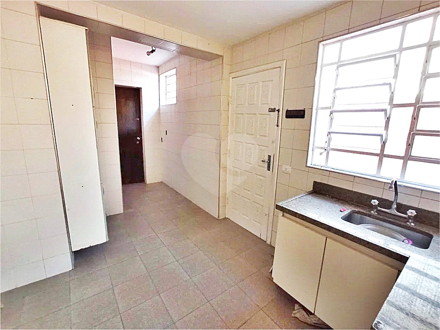 Casa Santa Teresinha | 4 Suítes | 280m² | 3 Vagas | Excelente Localização