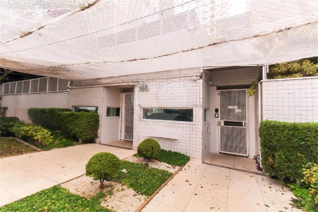 Apartamento disponível para venda | Área Útil : 115m | Área Total 115m | 3 dormitórios | 1 suíte | 4 banheiros | 2 vagas.
